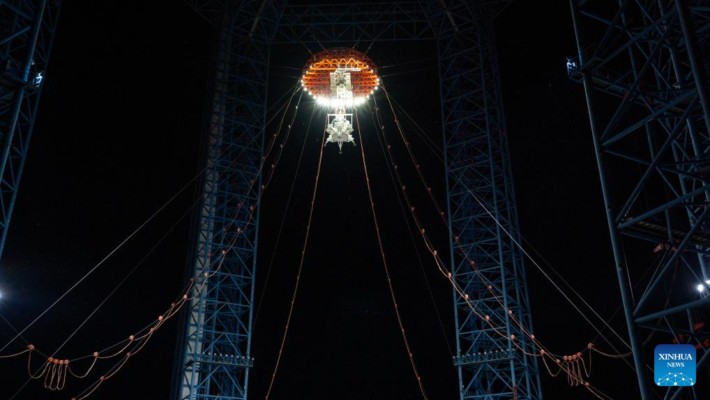 China completes its first manned lunar lander landing, takeoff test