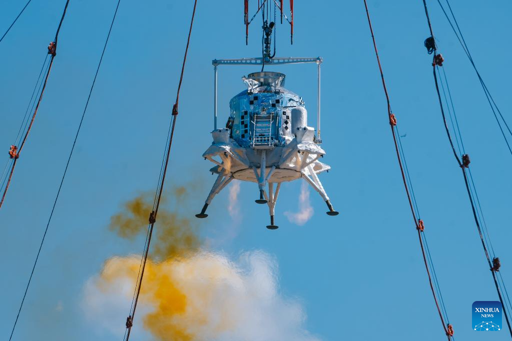 China completes its first manned lunar lander landing, takeoff test