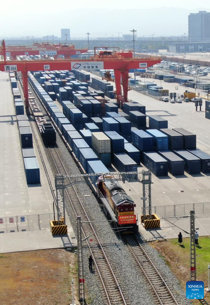Total number of China-Europe freight trains departing from Xi'an exceeds 30,000