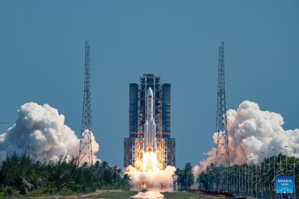 China launches new group of internet satellites