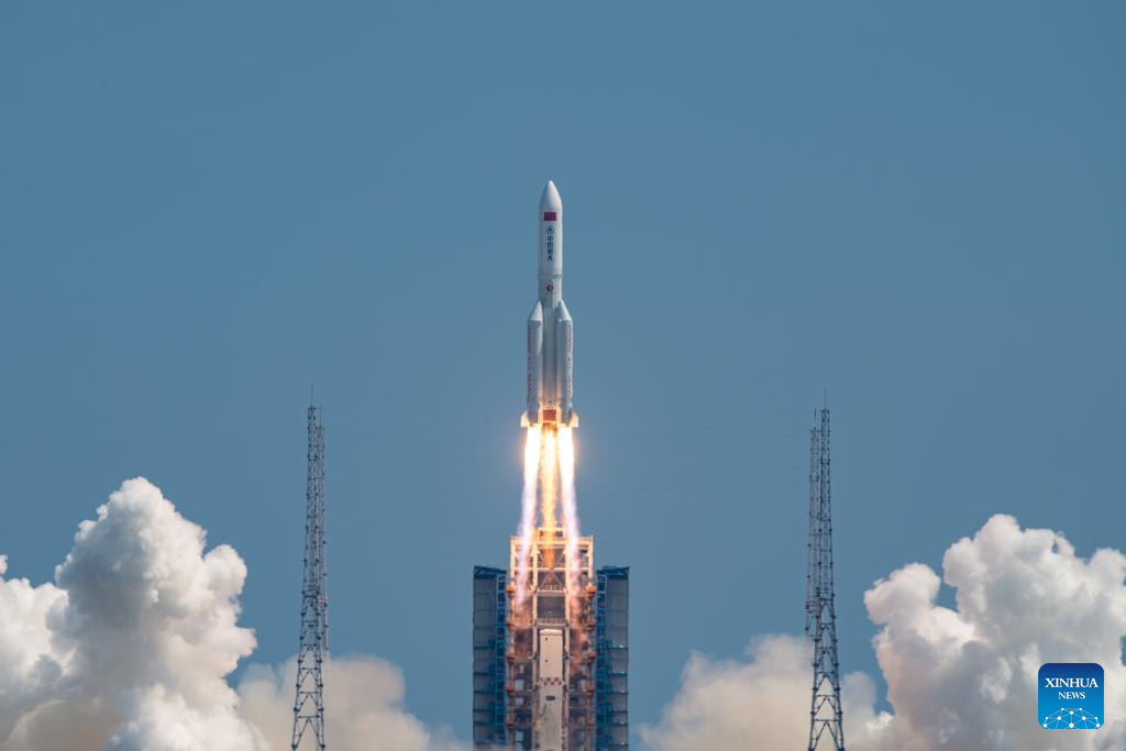 China launches new group of internet satellites