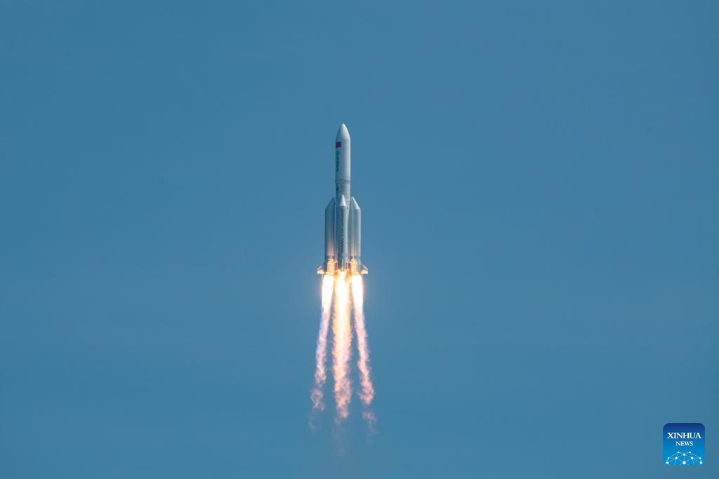 China launches new group of internet satellites