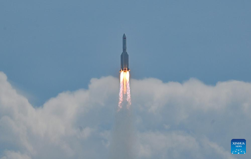 China launches new group of internet satellites