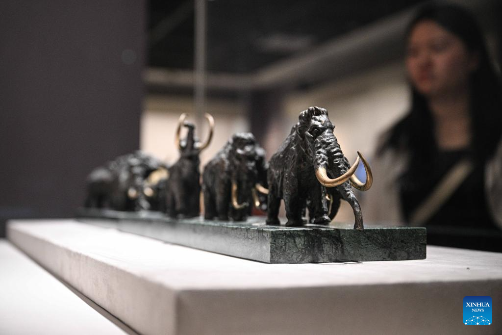 Classic works of contemporary Russian art masters on exhibition in south China's Haikou