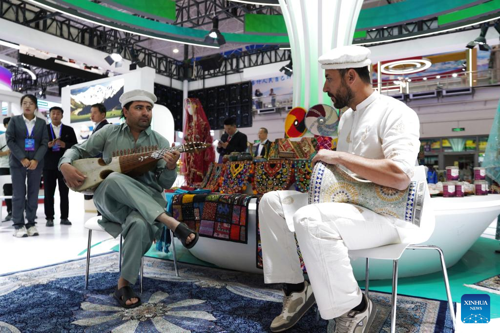 Regional commodity fair opens in Xinjiang's Kashgar