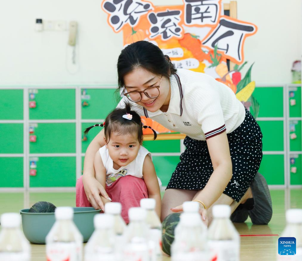 Children across China enjoy various activities during summer vacation