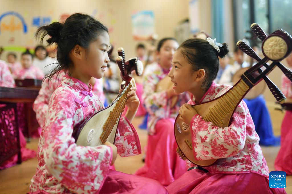 Children across China enjoy various activities during summer vacation