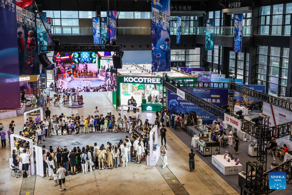 First Wuzhen Youth Tech Carnival held in E China's Zhejiang