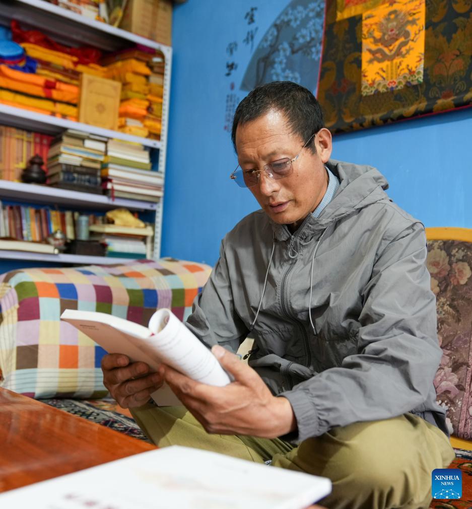 Pic story: inheritor of Lhasa costume making technique in China's Xizang