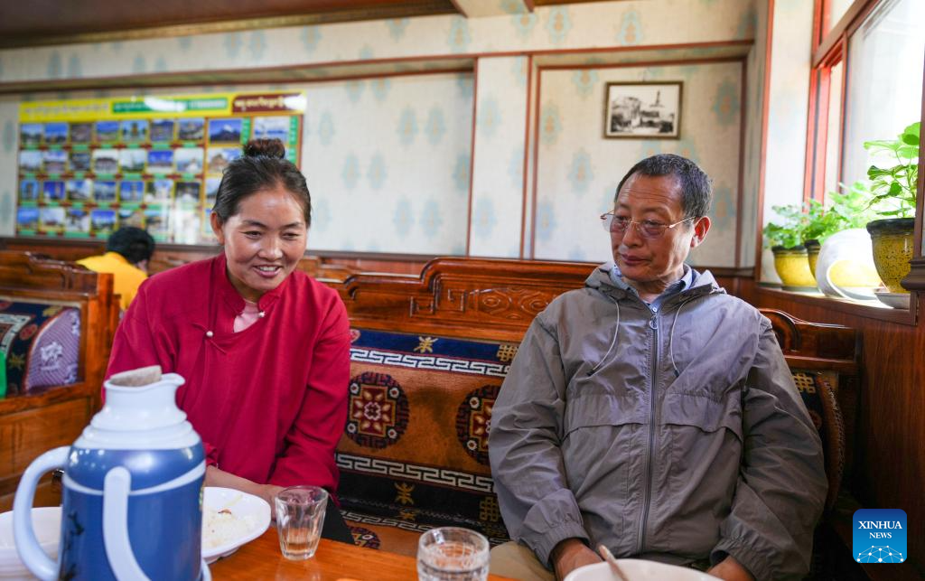 Pic story: inheritor of Lhasa costume making technique in China's Xizang
