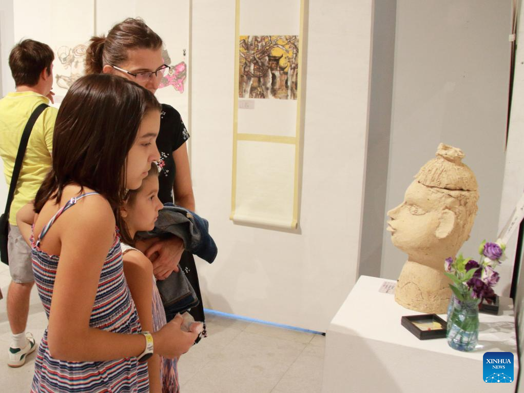 Exhibition featuring works by Chinese, Bulgarian artists opens in Sofia