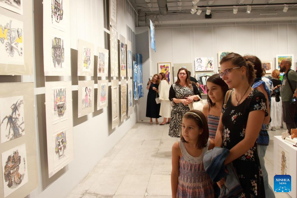 Exhibition featuring works by Chinese, Bulgarian artists opens in Sofia