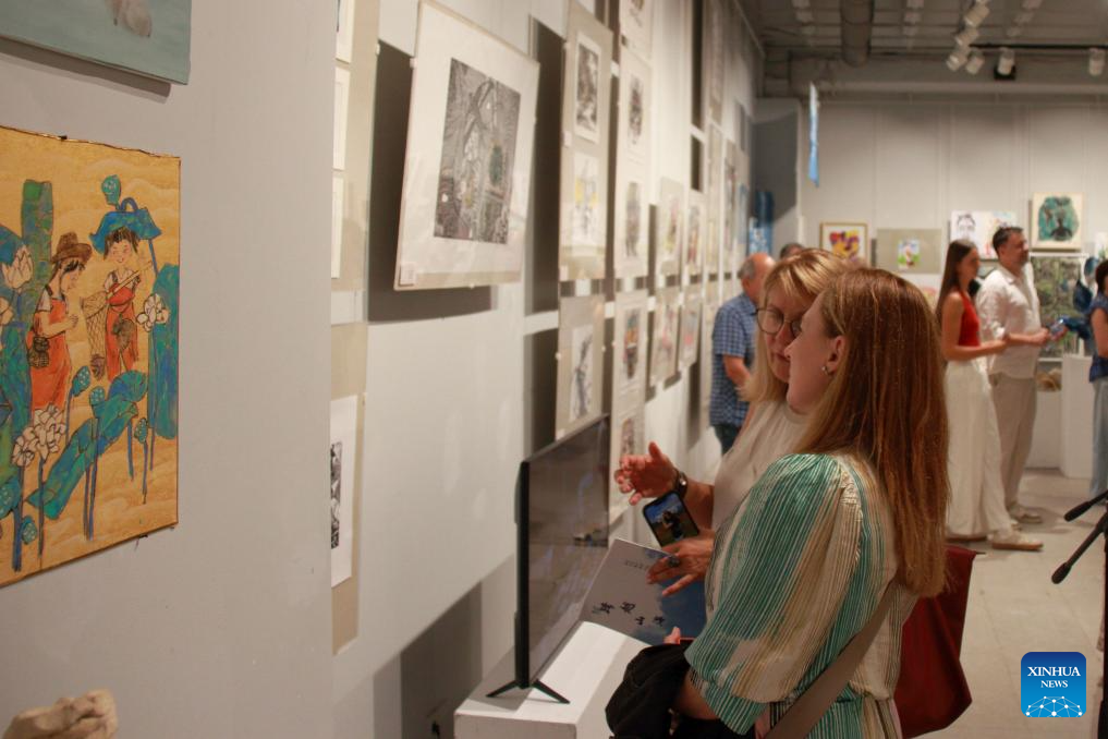 Exhibition featuring works by Chinese, Bulgarian artists opens in Sofia