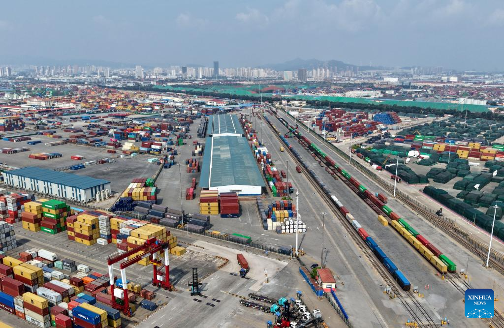 Qingdao Port adds 22 new outbound trade routes this year