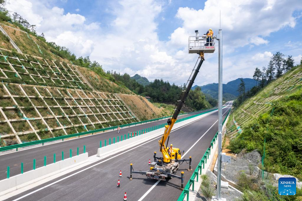 Luci expressway in final phase of integrated system testing in Hunan, C China