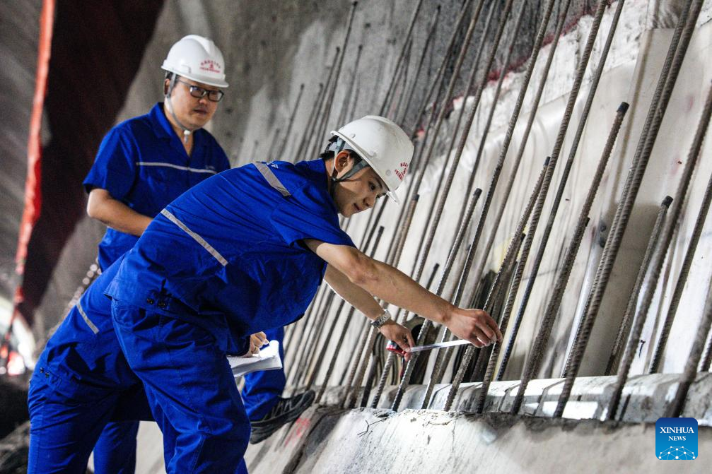 Binghui tunnel of Chongqing-Kunming high-speed railway completed