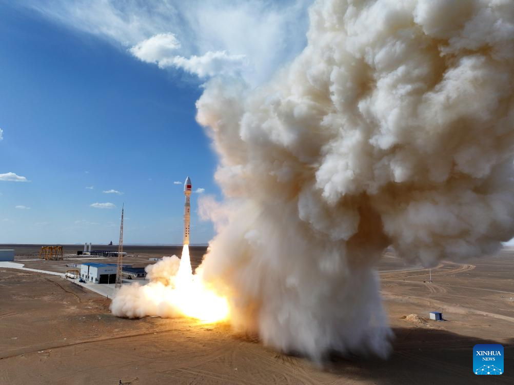 China's Lijian-1 rocket launches seven satellites