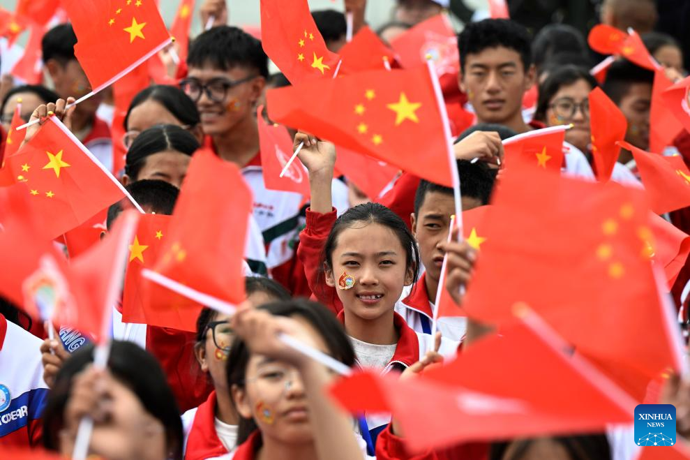 People join in celebration of Xizang Autonomous Region's 60th founding anniversary