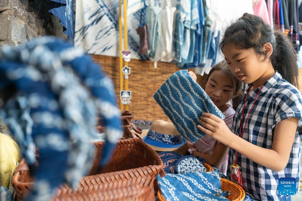 Tourism boosts local economy in Bamei Village, China's Yunnan