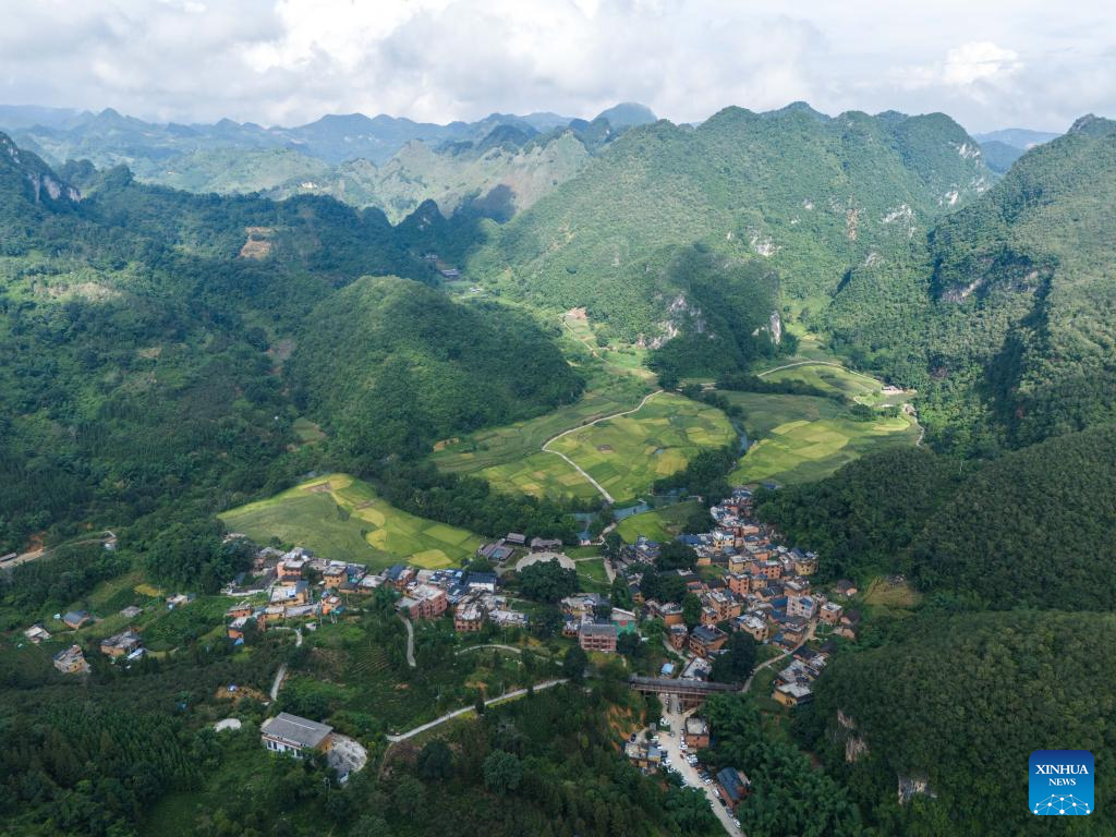 Tourism boosts local economy in Bamei Village, China's Yunnan