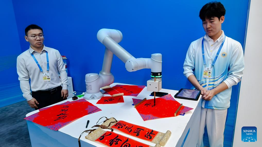 Robots highlighted at media center for SCO Summit 2025 in Tianjin