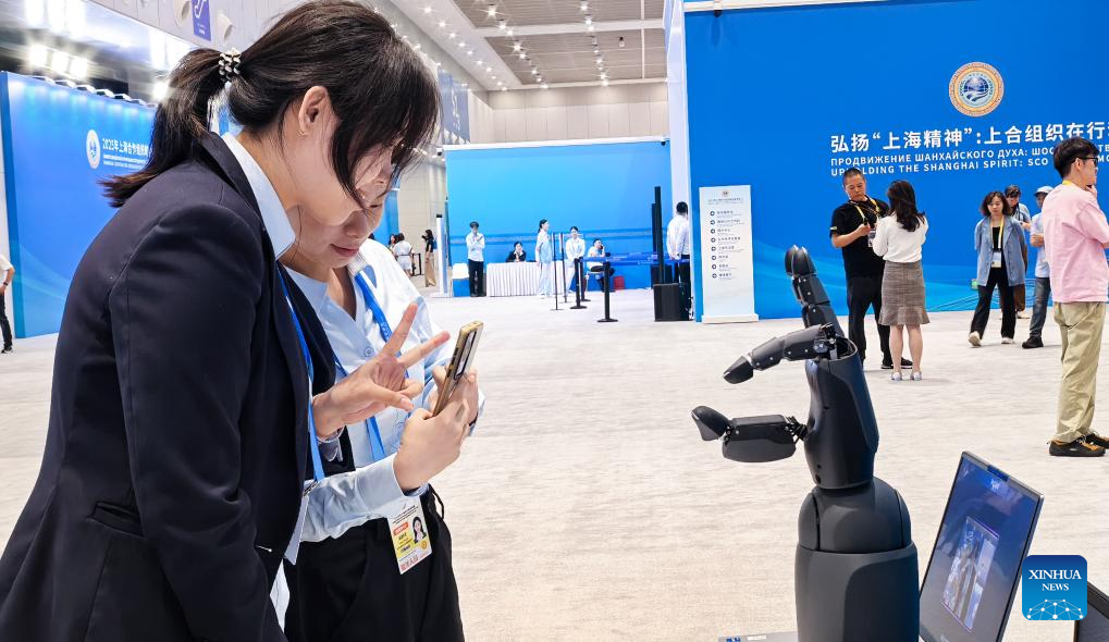 Robots highlighted at media center for SCO Summit 2025 in Tianjin