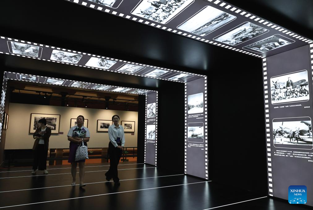 Art exhibition highlighting war against Japanese aggression opens in Shanghai