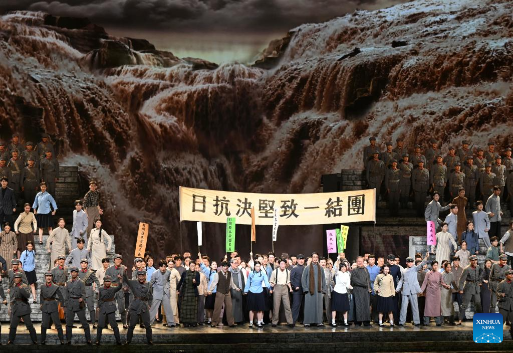 Grand cultural gala staged in Beijing to mark 80th anniversary of victory against Japanese aggression, fascism