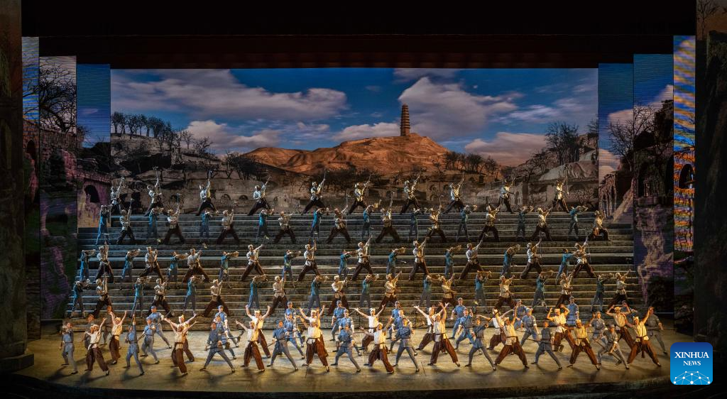 Grand cultural gala staged in Beijing to mark 80th anniversary of victory against Japanese aggression, fascism
