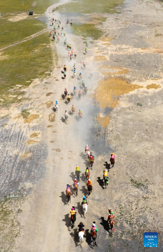 A glimpse of traditional horse racing festival in Nagqu, China's Xizang