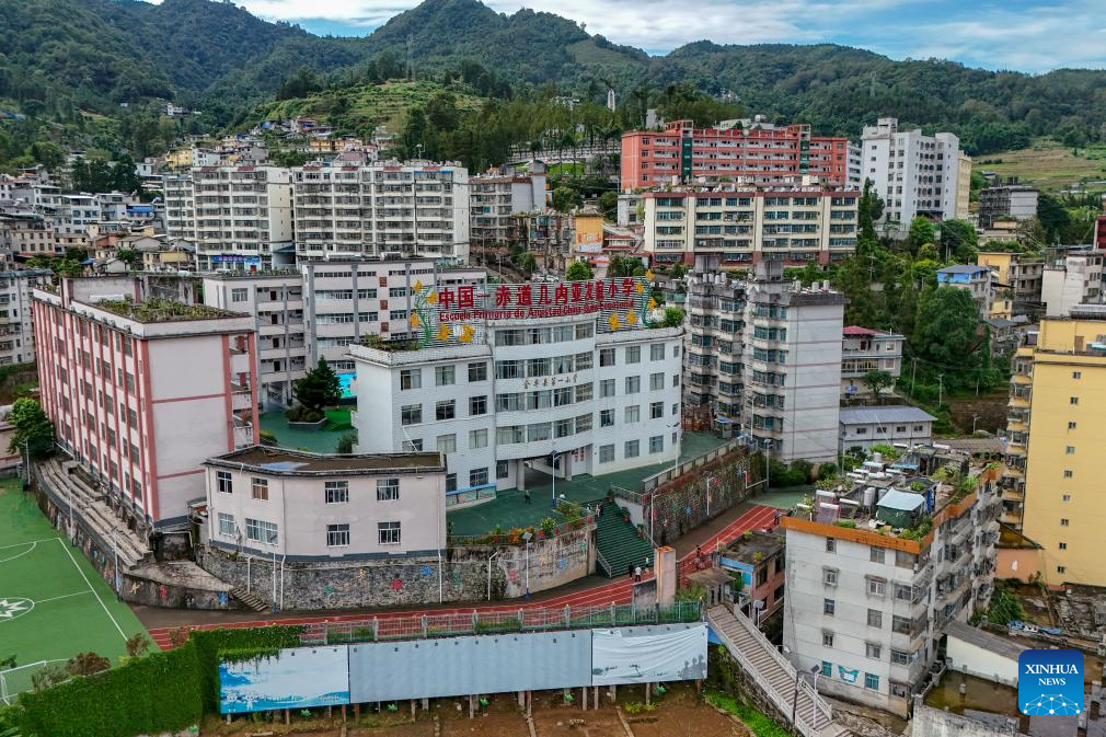 Journalist witnesses China-Equatorial Guinea friendship at donated school in China
