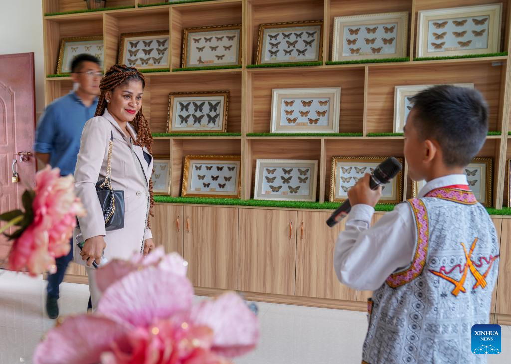 Journalist witnesses China-Equatorial Guinea friendship at donated school in China