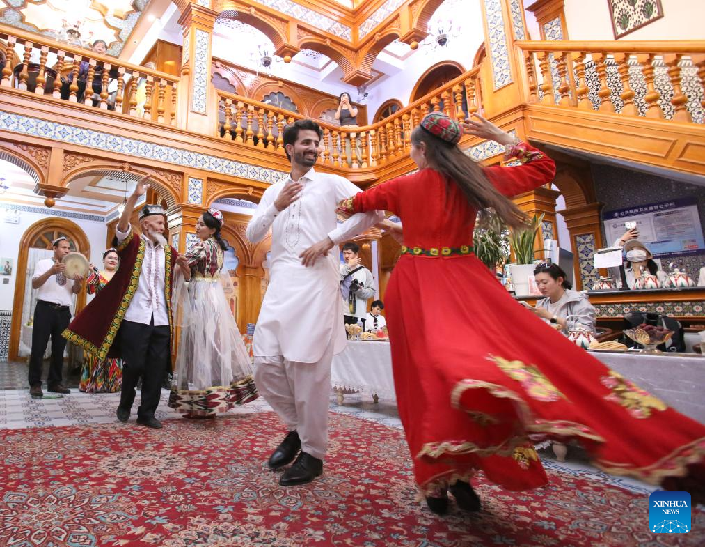 Ancient city of Kashgar transforms into unique tourist destination in China's Xinjiang