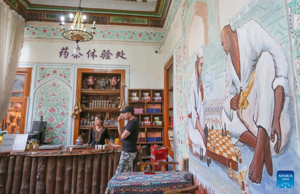 Ancient city of Kashgar transforms into unique tourist destination in China's Xinjiang