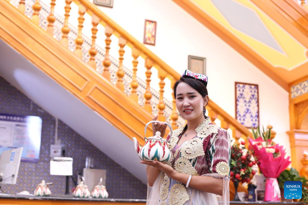 Ancient city of Kashgar transforms into unique tourist destination in China's Xinjiang