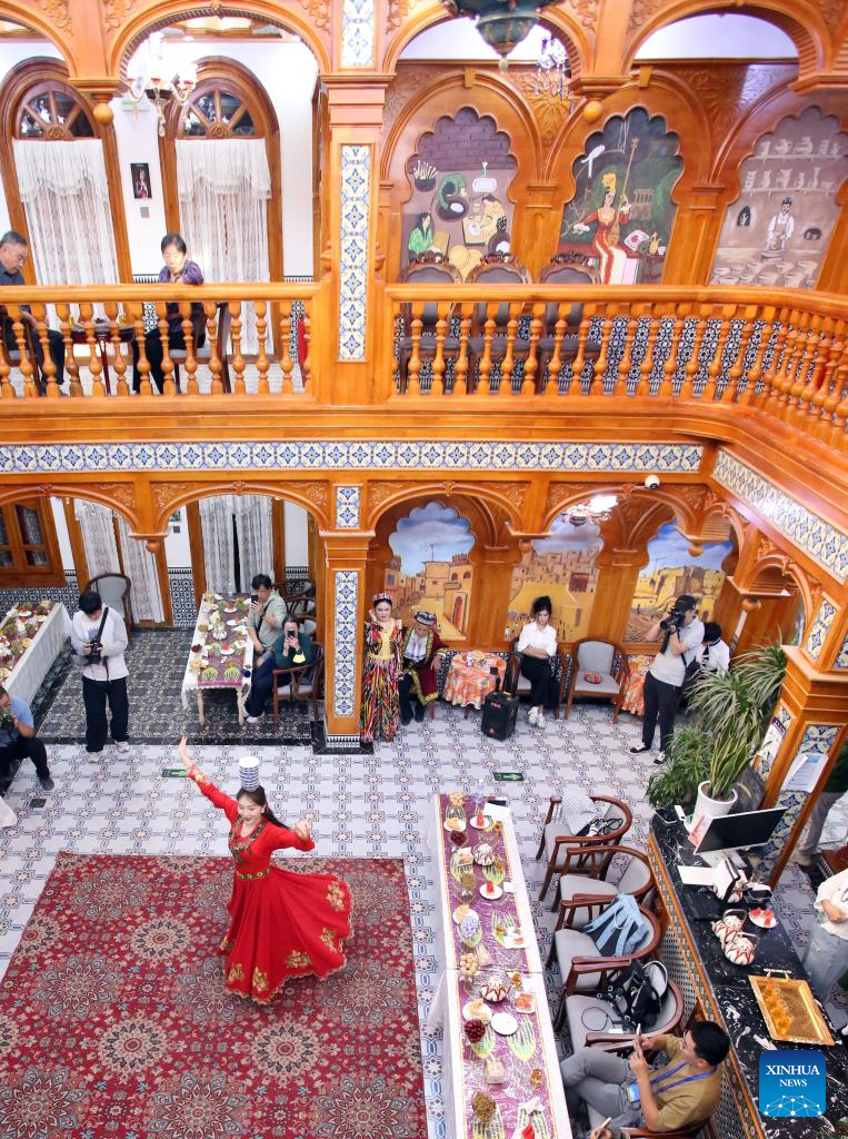 Ancient city of Kashgar transforms into unique tourist destination in China's Xinjiang