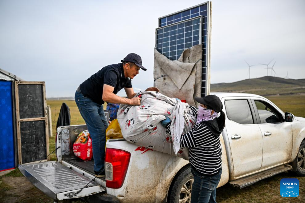 Herders lead livestock migrations with modern conveniences in China's Inner Mongolia
