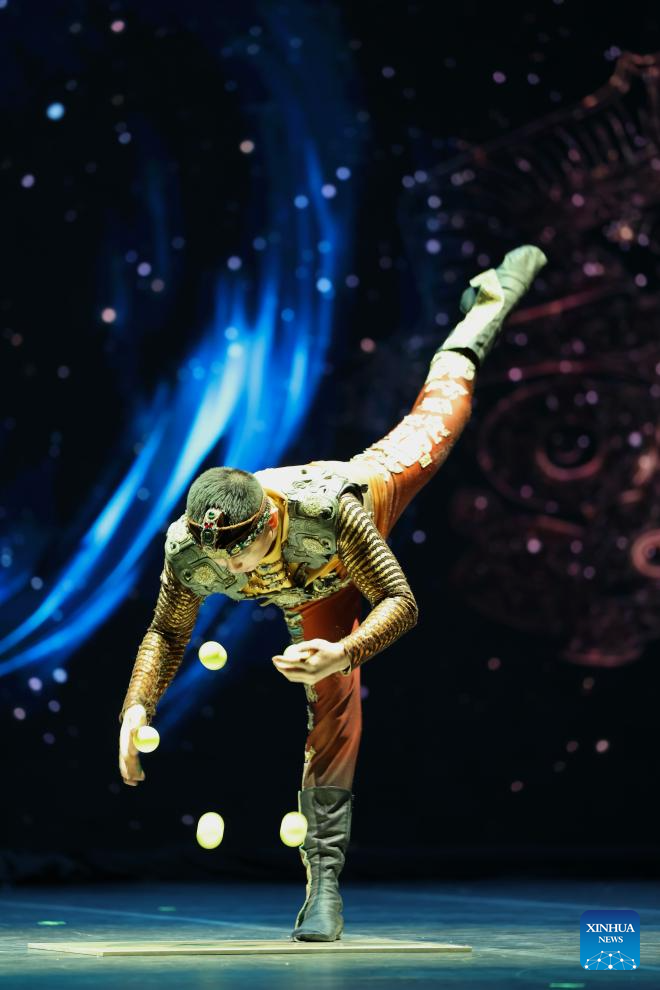 Chinese art troupe performs in Manama, Bahrain