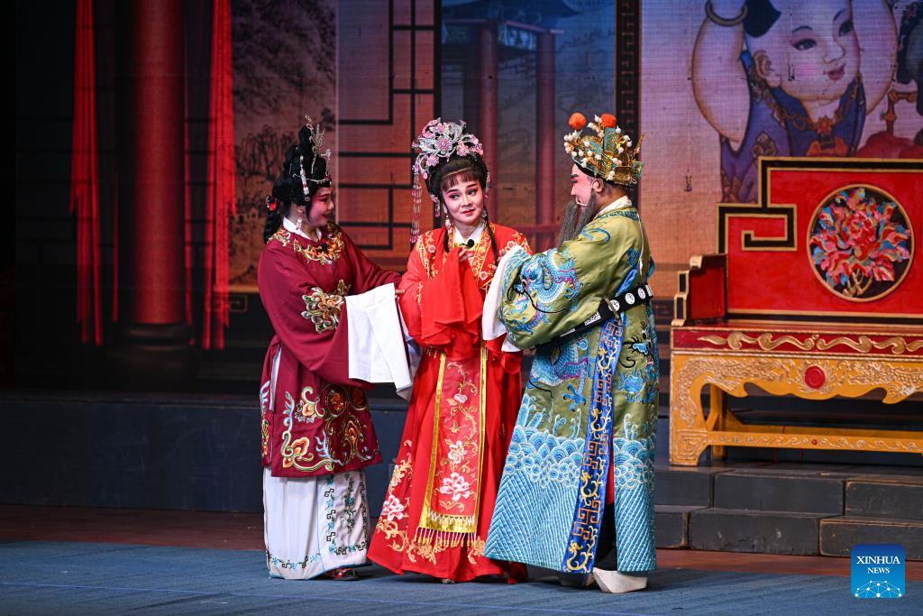 Dazhipo Qiong Opera cultural season begins in China's Hainan