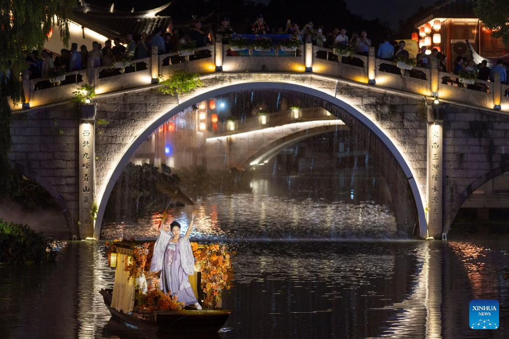 Light shows staged at Qibao Ancient Town in Shanghai