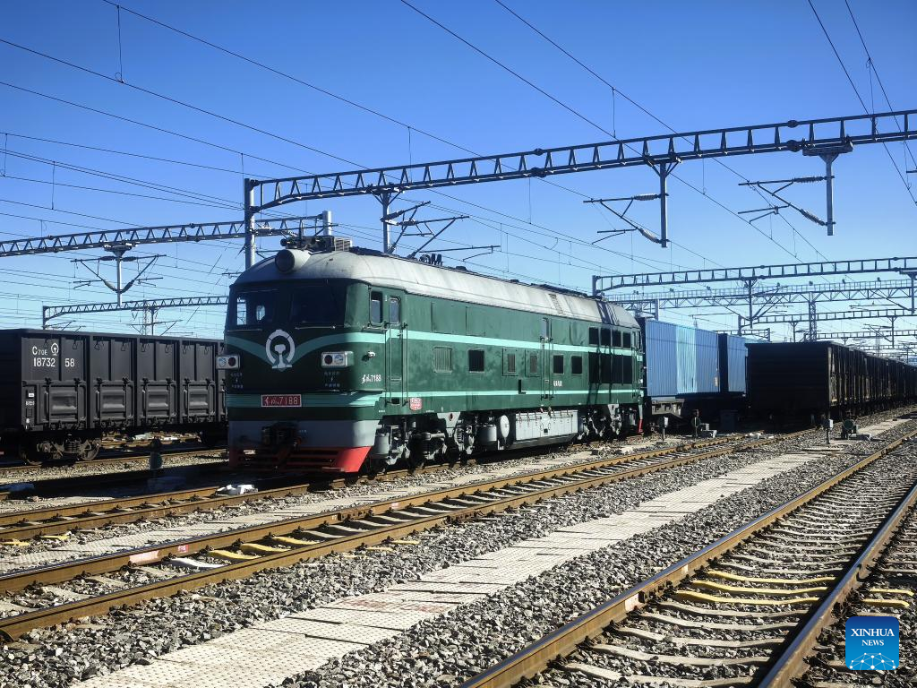 Xinjiang forges ahead as gateway for opening up