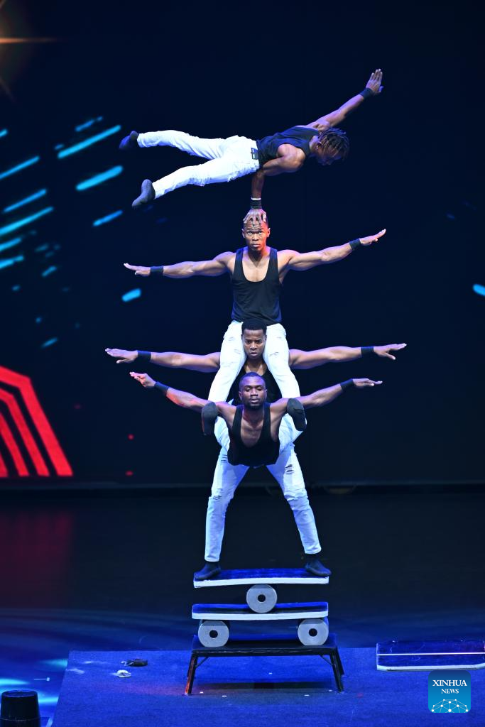 Int'l circus festival opens in China's 