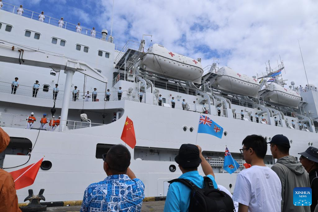 Chinese Navy hospital ship completes medical service to Fiji, heads for Tonga