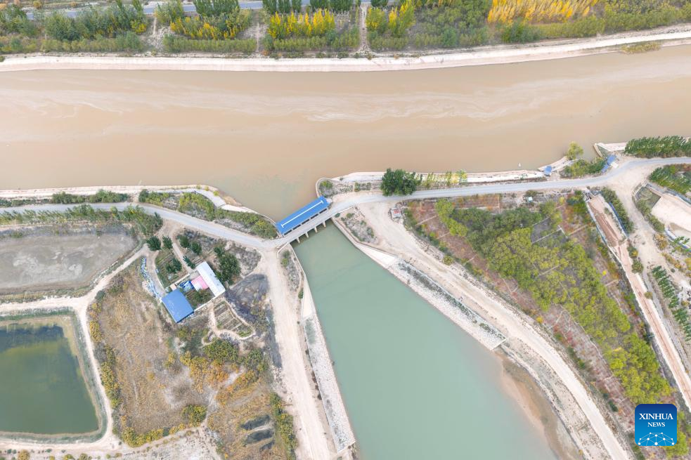 Seasonal irrigation underway in Bayannur, N China's Inner Mongolia