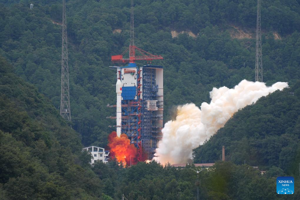 China successfully launches new satellite China successfully launches new satellite