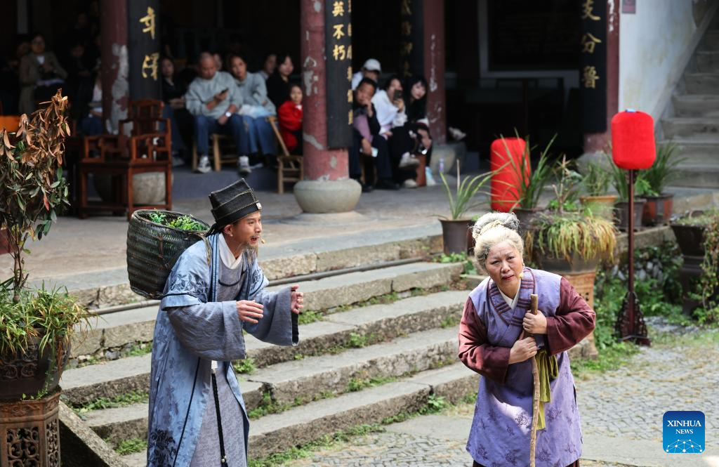 Quzhou in E China promotes Chinese etiquette education to foster harmonious living environment