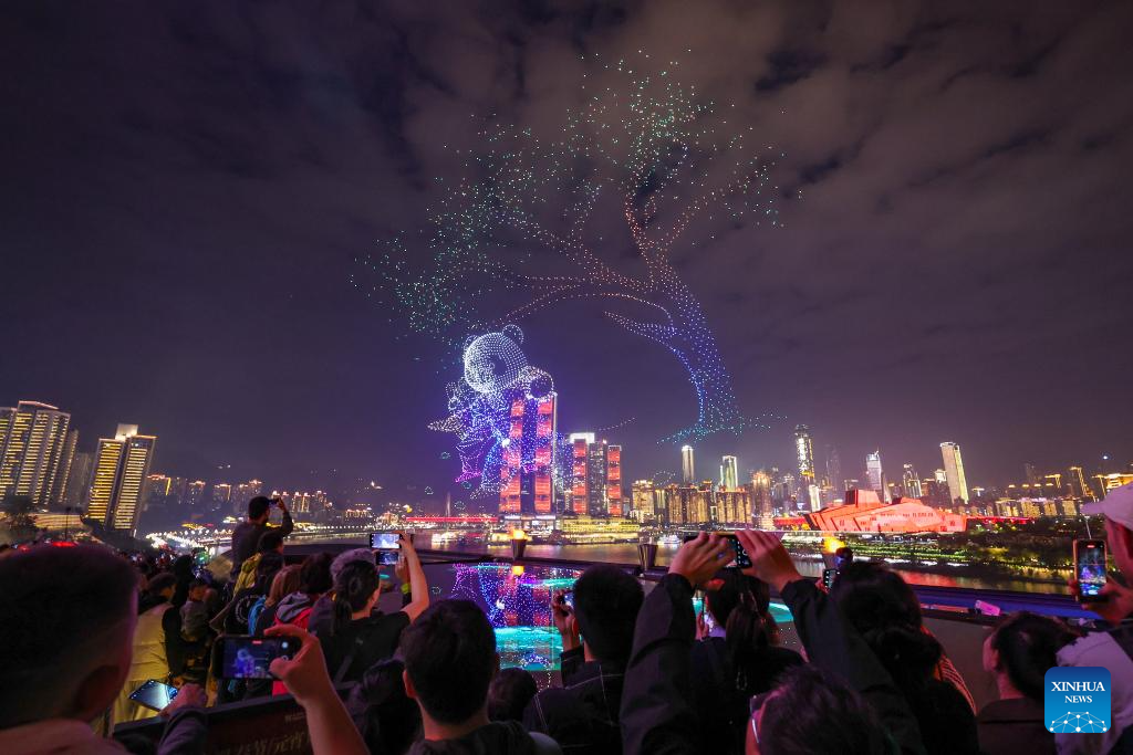 Grand drone light show staged in China's Chongqing