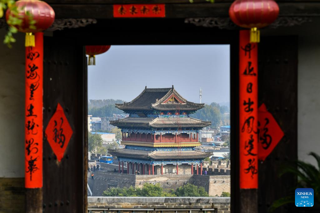 Xinzhou ancient city in N China attracts more tourists after renovation