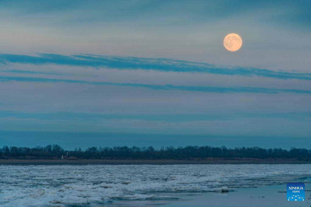 Full moon observed across China
