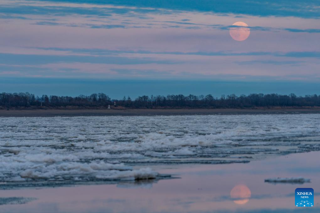Full moon observed across China